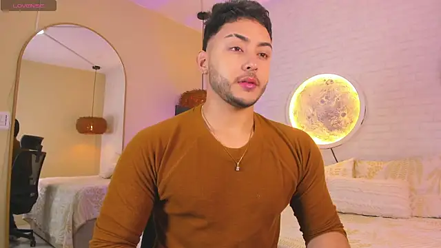 Snapshot of Dylan_vega01 chatting on March 16, 11:47 am Dylan vega01 online show from March 16, 11:47 am