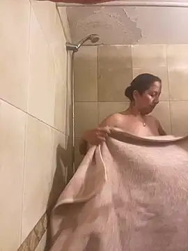 Snapshot of Yes_2102 chatting on March 15, 12:55 pm Yes 2102 online show from March 15, 12:55 pm