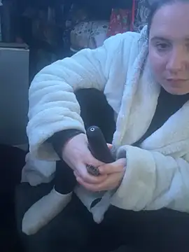 Snapshot of curvyneon chatting on April 13, 8:03 pm curvyneon online show from April 13, 8:03 pm