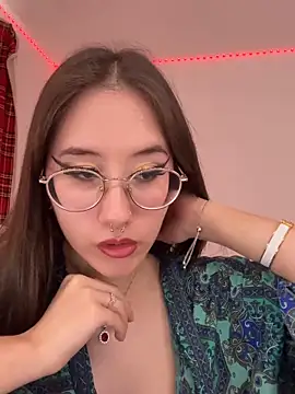 Snapshot of evelynnMiss chatting on June 15, 1:57 pm evelynnMiss online show from June 15, 1:57 pm