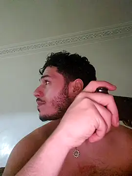 Thewildaliii0 online show from April 22, 11:39 pm