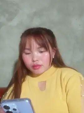 Snapshot of Mina_xYx chatting on March 15, 10:32 am Mina xYx online show from March 15, 10:32 am