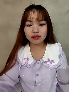 Snapshot of Mina_xYx chatting on May 7, 2:11 pm Mina xYx online show from May 7, 2:11 pm