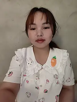 Snapshot of Mina_xYx chatting on May 16, 2:41 am Mina xYx online show from May 16, 2:41 am