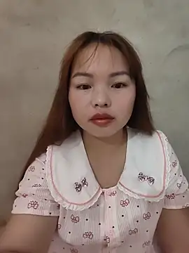 Snapshot of Mina_xYx chatting on May 27, 2:08 am Mina xYx online show from May 27, 2:08 am