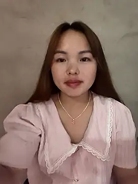 Snapshot of Mina_xYx chatting on May 31, 6:09 pm Mina xYx online show from May 31, 6:09 pm