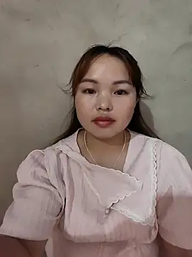 Snapshot of Mina_xYx chatting on June 5, 8:20 am Mina xYx online show from June 5, 8:20 am