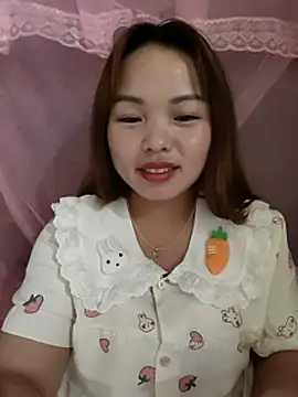 Snapshot of Mina_xYx chatting on June 15, 3:47 pm Mina xYx online show from June 15, 3:47 pm