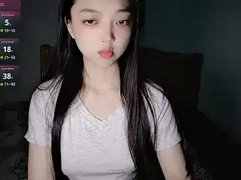 Snapshot of oblakitty_ chatting on June 23, 1:47 am oblakitty online show from June 23, 1:47 am