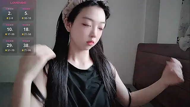 Snapshot of oblakitty_ chatting on August 8, 12:13 am oblakitty online show from August 8, 12:13 am