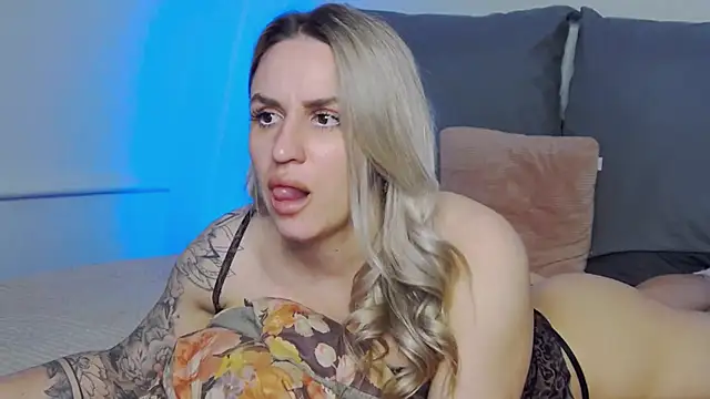 Snapshot of sexy_fuzzy_socks chatting on March 16, 5:44 am sexy fuzzy socks online show from March 16, 5:44 am