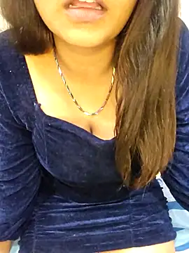 PinkishPearl online show from March 23, 6:12 pm