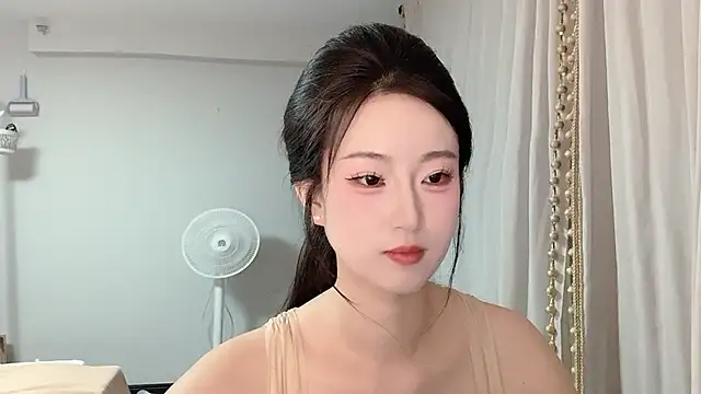 Snapshot of 1X-yiyi chatting on May 16, 12:04 pm 1X-yiyi online show from May 16, 12:04 pm