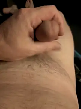 Snapshot of ChillerShrub chatting on April 4, 1:52 pm ChillerShrub online show from April 4, 1:52 pm