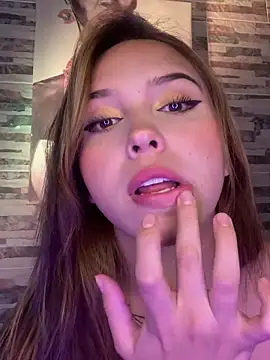 lunacandy 0 online show from June 17, 11:16 pm