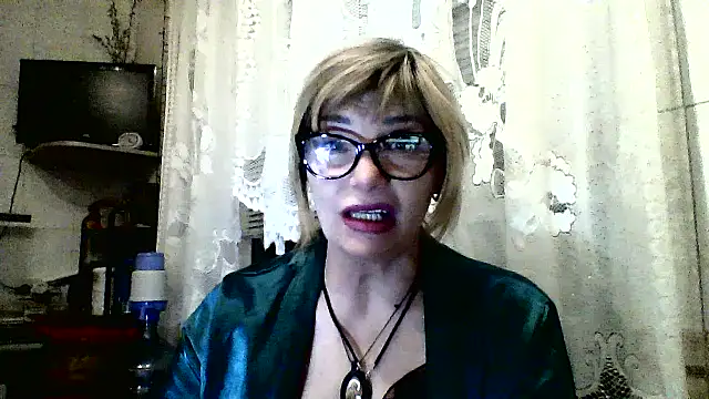 Lia Rayss online show from March 17, 9:18 pm