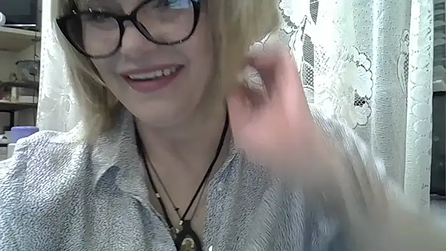 Lia Rayss online show from April 22, 7:04 pm