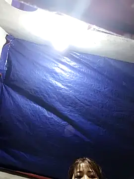 Snapshot of Sex_fuck2 chatting on March 17, 6:28 am Sex fuck2 online show from March 17, 6:28 am