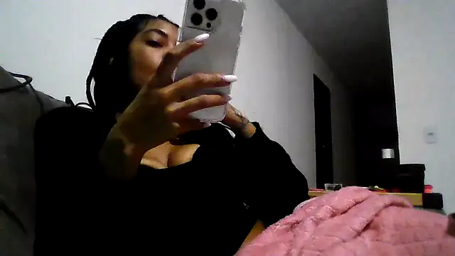Snapshot of Nix3erika chatting on May 26, 1:12 am Nix3erika online show from May 26, 1:12 am