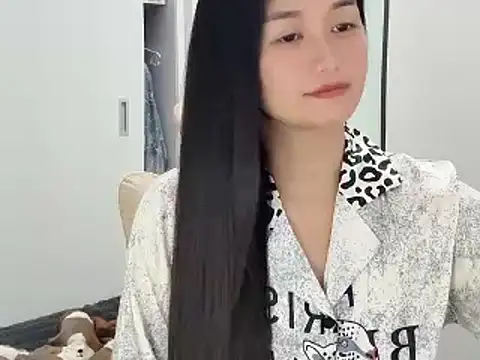 AmyLinee 1 online show from May 6, 6:08 am