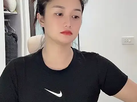 AmyLinee 1 online show from May 17, 6:55 am
