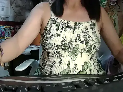 mommylicious 23 online show from June 21, 1:24 pm