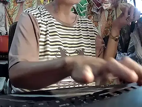 mommylicious 23 online show from July 20, 10:45 pm