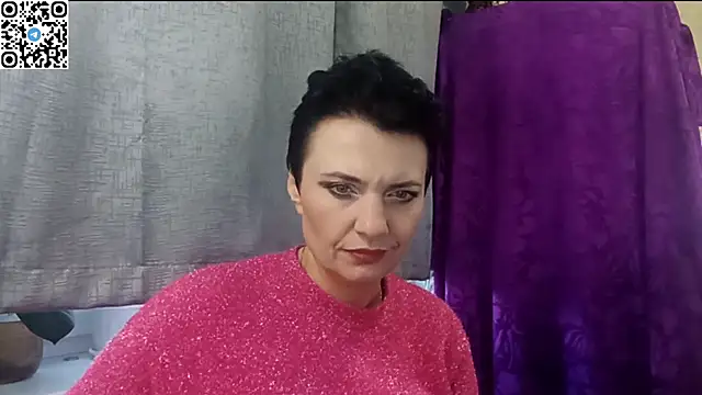 HotMamaQueen234 online show from April 21, 1:39 pm