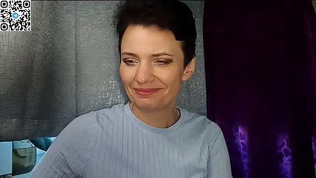 HotMamaQueen234 online show from May 4, 3:41 pm