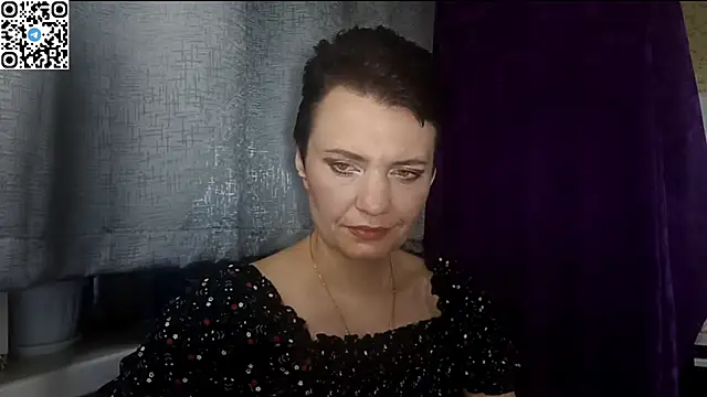 Snapshot of HotMamaQueen234 chatting on May 16, 7:34 pm HotMamaQueen234 online show from May 16, 7:34 pm