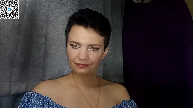 Snapshot of HotMamaQueen234 chatting on May 21, 9:11 pm HotMamaQueen234 online show from May 21, 9:11 pm
