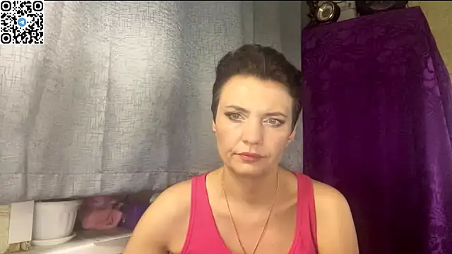Snapshot of HotMamaQueen234 chatting on May 27, 7:11 pm HotMamaQueen234 online show from May 27, 7:11 pm