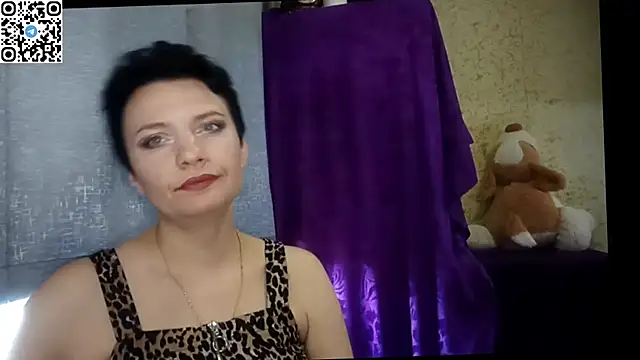 Snapshot of HotMamaQueen234 chatting on June 15, 7:32 am HotMamaQueen234 online show from June 15, 7:32 am