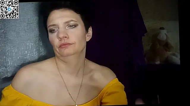 Snapshot of HotMamaQueen234 chatting on June 15, 7:38 pm HotMamaQueen234 online show from June 15, 7:38 pm