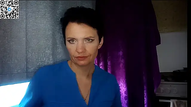 Snapshot of HotMamaQueen234 chatting on June 16, 12:08 pm HotMamaQueen234 online show from June 16, 12:08 pm