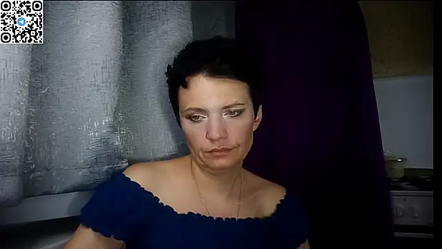 Snapshot of HotMamaQueen234 chatting on June 21, 10:01 pm HotMamaQueen234 online show from June 21, 10:01 pm