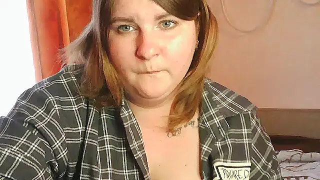 Snapshot of Minisstra chatting on April 11, 3:16 pm Minisstra online show from April 11, 3:16 pm