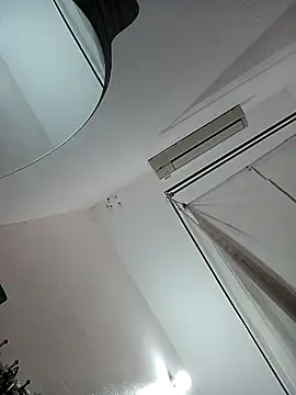 Snapshot of Victoria_mila chatting on March 24, 3:44 am Victoria mila online show from March 24, 3:44 am