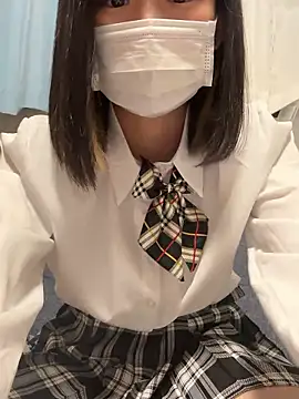 Snapshot of Mika-chan chatting on April 10, 2:44 pm Mika-chan online show from April 10, 2:44 pm