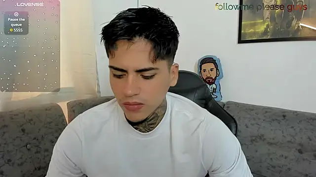 sweetlatinoboy online show from June 20, 12:19 pm