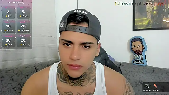 sweetlatinoboy online show from June 26, 9:14 am