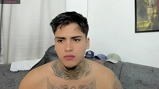 sweetlatinoboy online show from July 8, 9:36 am