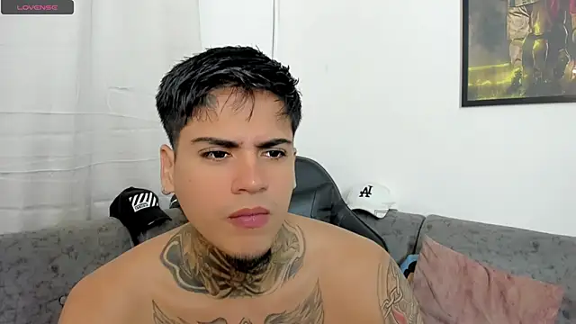 sweetlatinoboy online show from July 19, 9:57 am