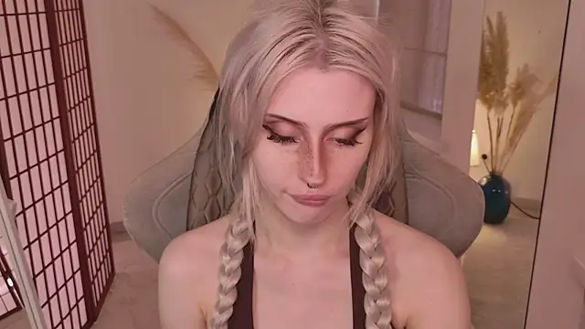 oh  lily online show from June 6, 2:11 pm