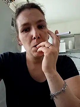 DeaEvy online show from April 15, 12:45 pm