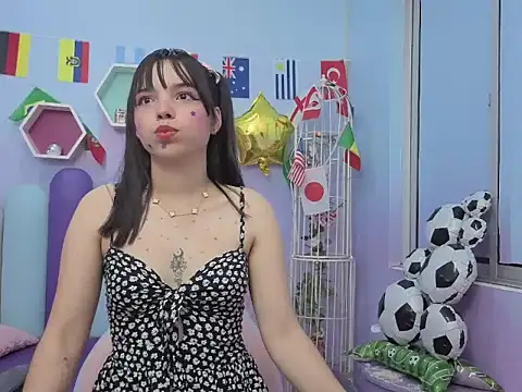 Isaa Skinny online show from July 31, 3:39 am