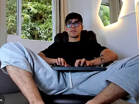 etham wolf1 online show from May 28, 2:25 pm