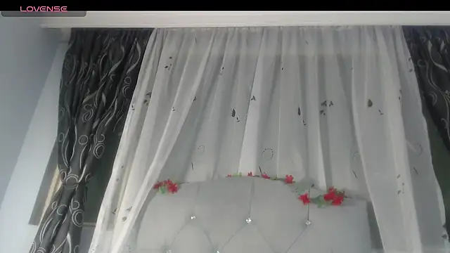 Snapshot of Victoria_Founta1 chatting on July 19, 12:25 am Victoria Founta1 online show from July 19, 12:25 am