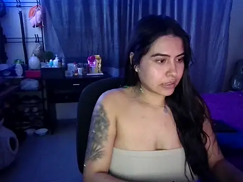 Snapshot of PeliNegraaa chatting on July 15, 3:56 am PeliNegraaa online show from July 15, 3:56 am