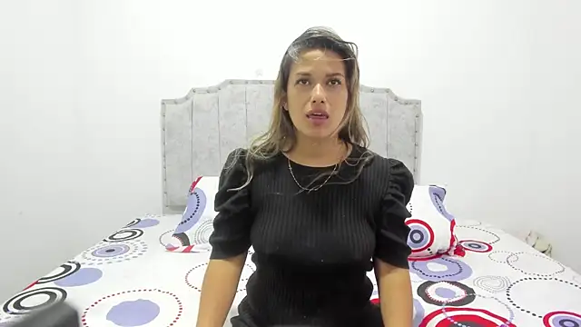 Snapshot of camila_borbon_ chatting on June 25, 1:04 pm camila borbon online show from June 25, 1:04 pm
